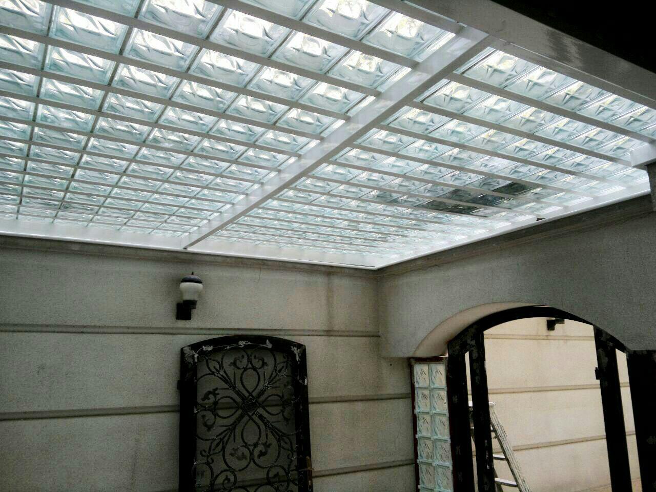 بدون عنوان